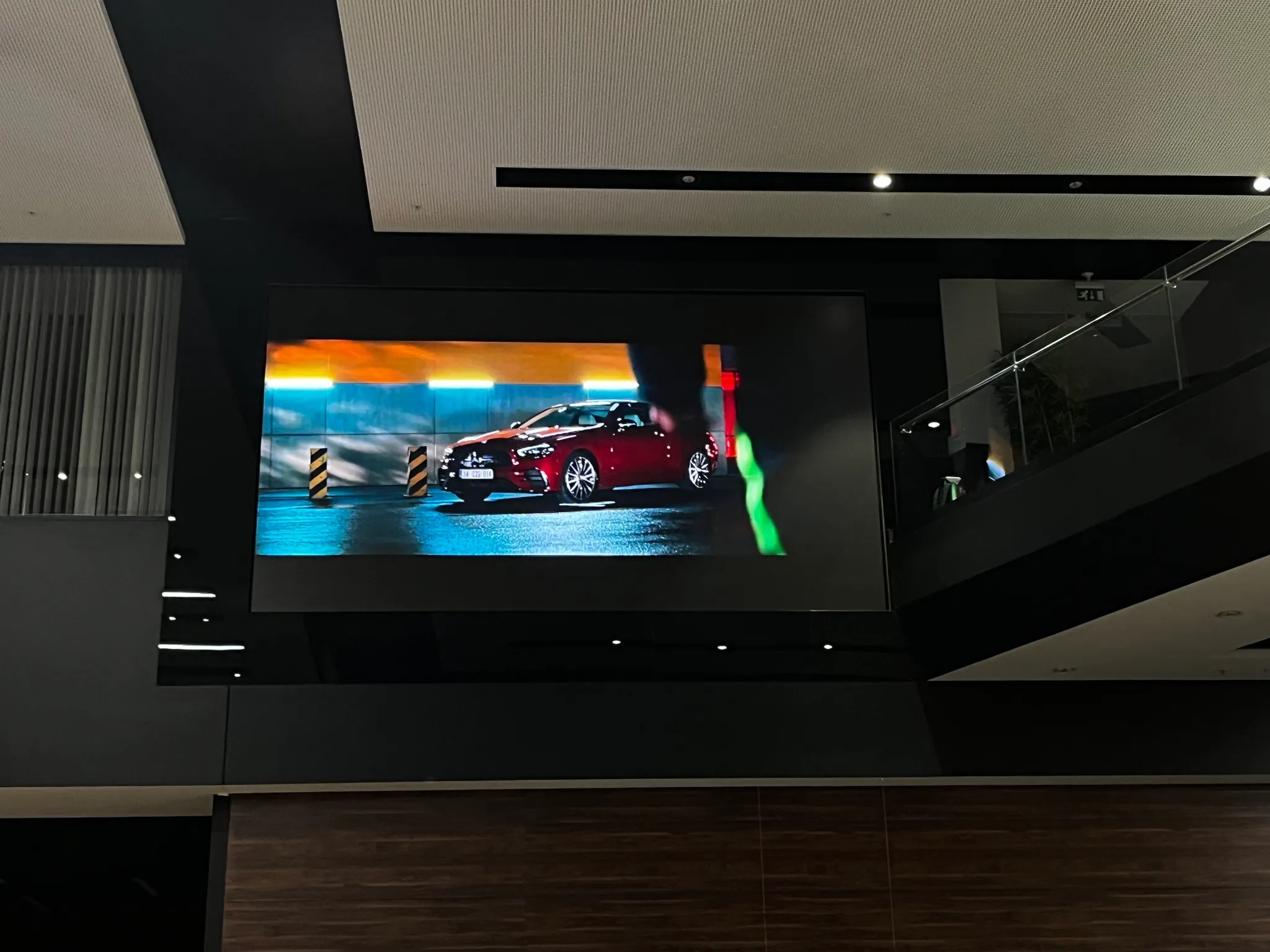 Vadi Istanbul Mercedes Showroom — Image 4