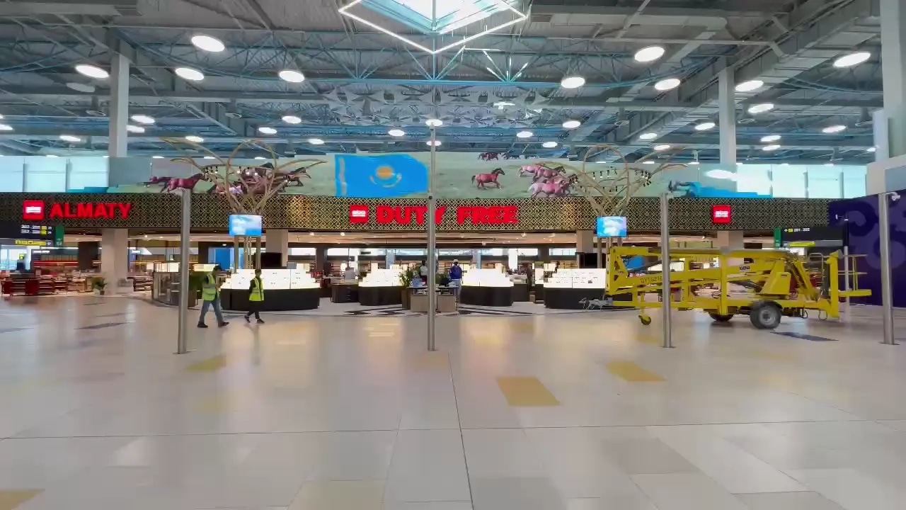 Almatı Havalimanı Duty Free — Kazakistan — Image 2