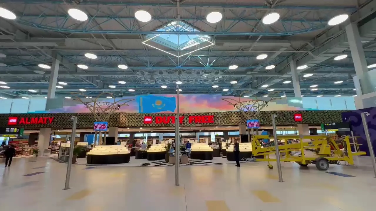 Almatı Havalimanı Duty Free — Kazakistan — Image 1